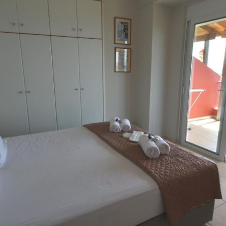 Blue Bay View - Beach House Vathirrevma Bagian luar foto