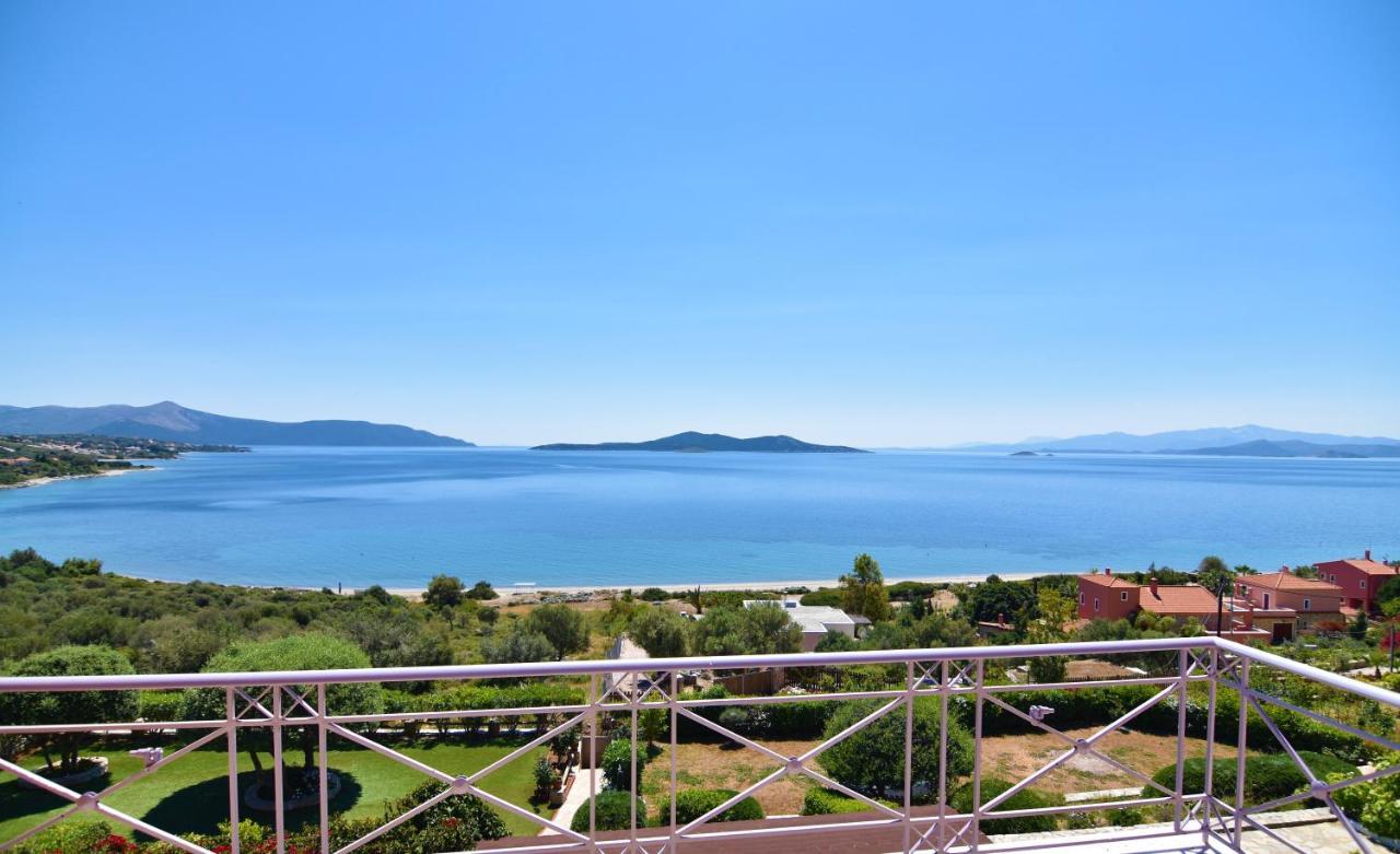 Blue Bay View - Beach House Vathirrevma Bagian luar foto