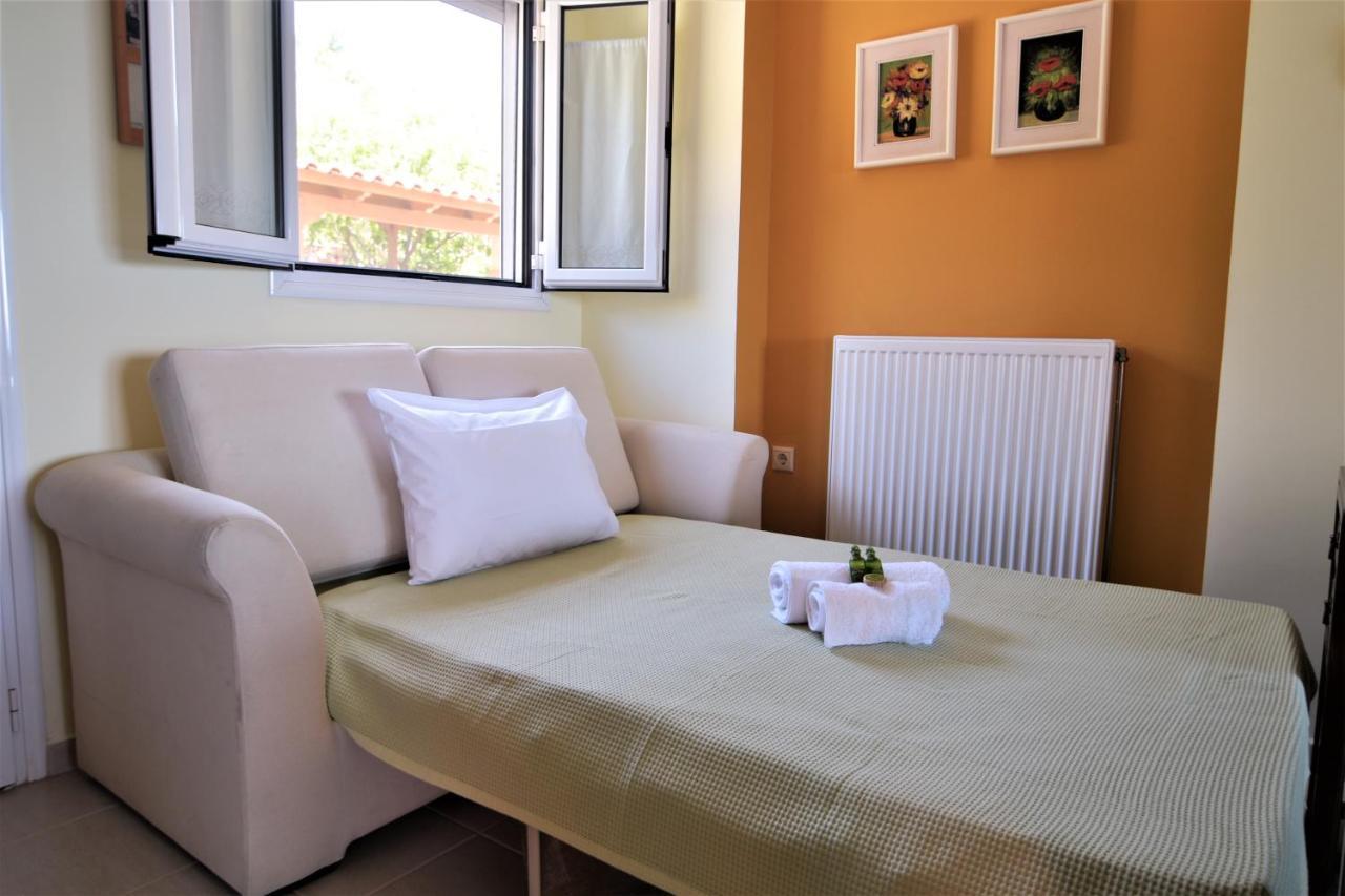 Blue Bay View - Beach House Vathirrevma Bagian luar foto